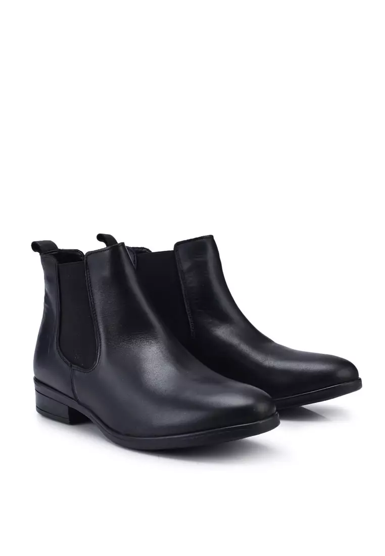 Aldo black leather chelsea boots top