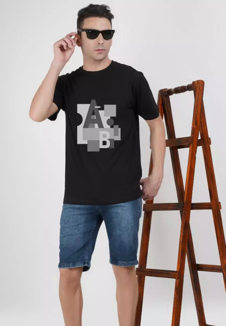 字母图形印花黑色棉质短袖标准版型 T 恤
