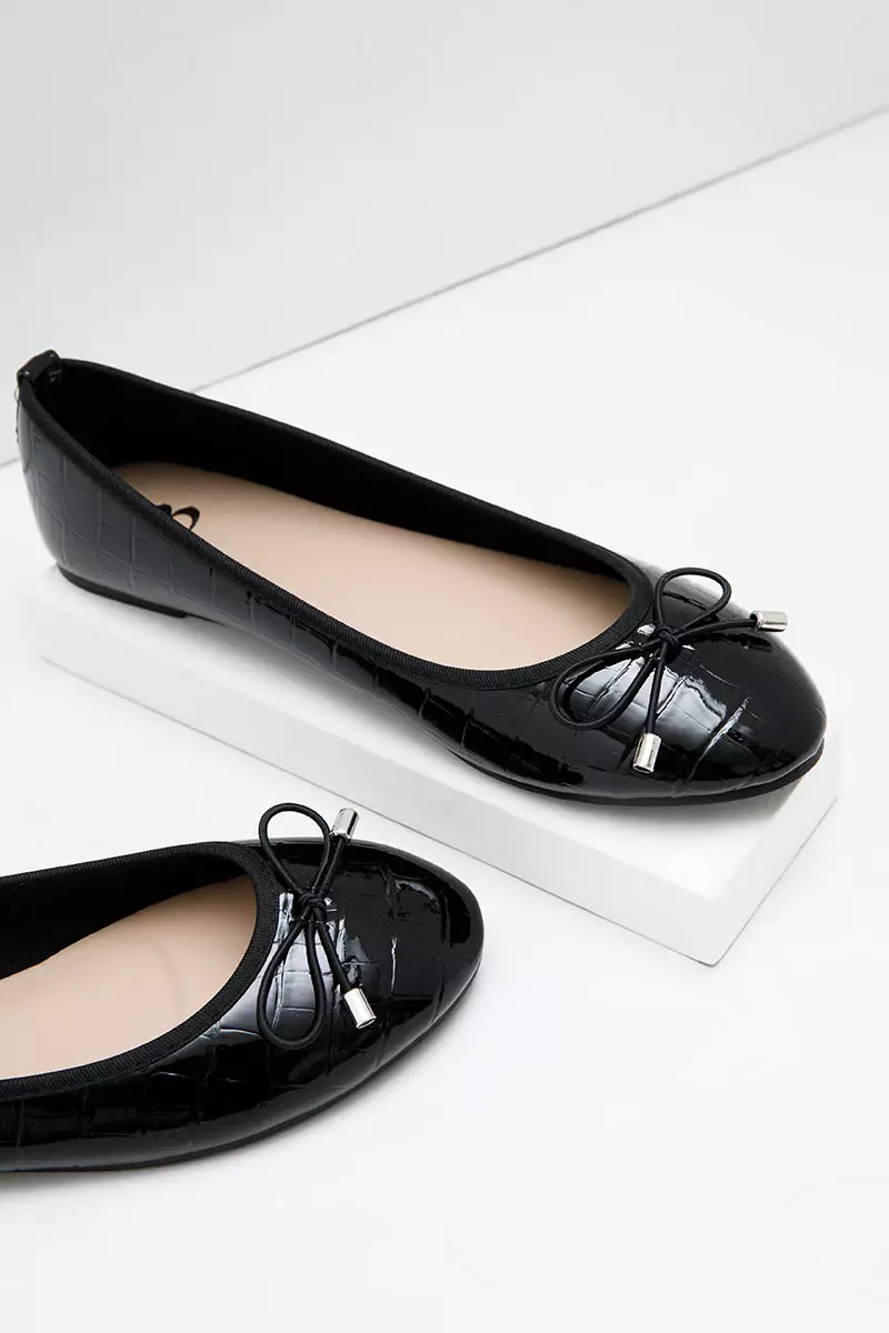 Sophie Fana Bow Flat Black