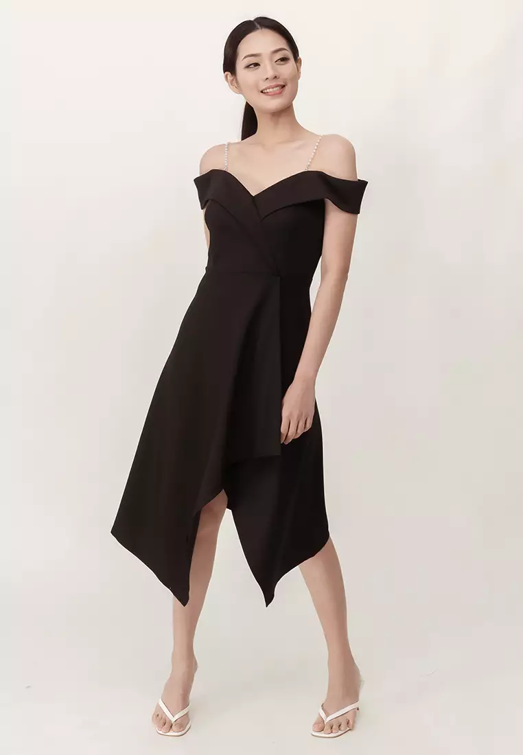 一字肩伞摆中长连衣裙