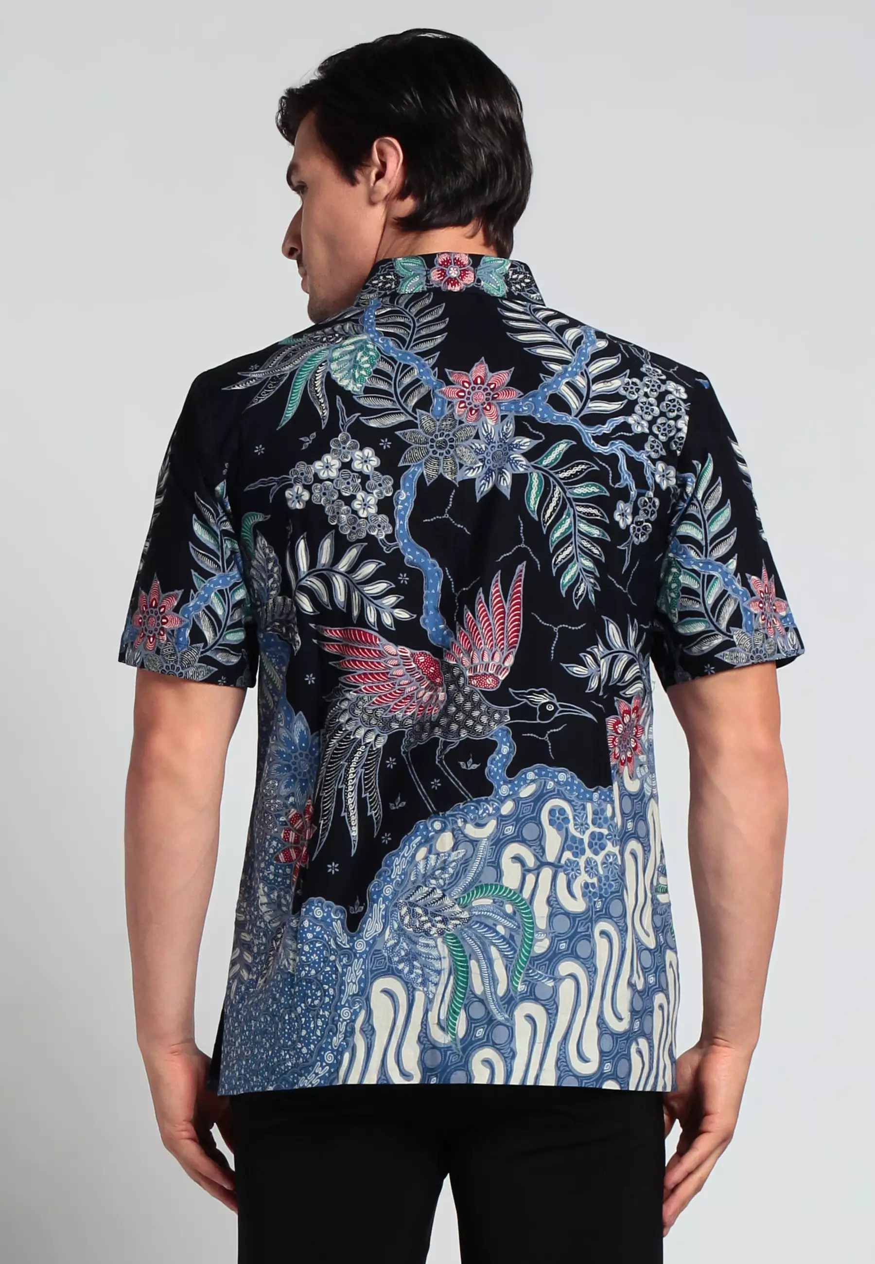 Wibisana lengan pendek slimfit