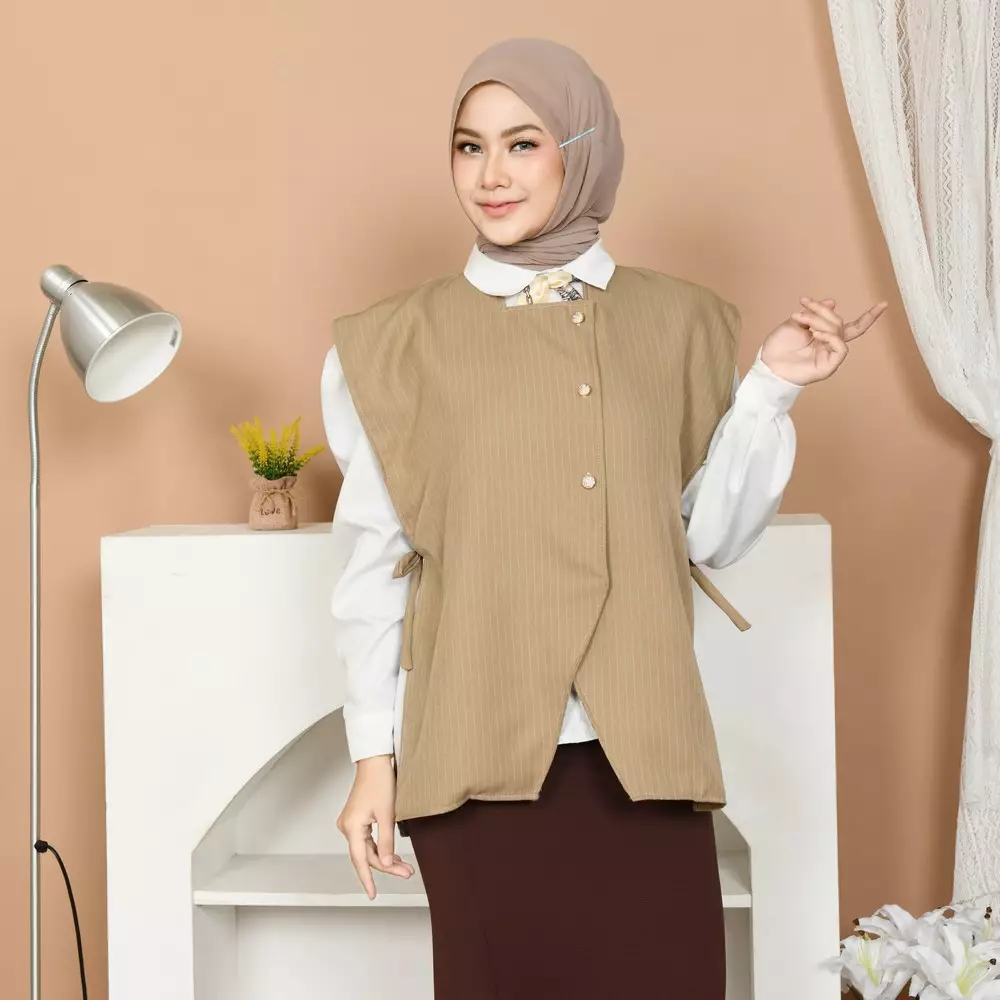 Devara Vest - Peanut M19550 R87S5