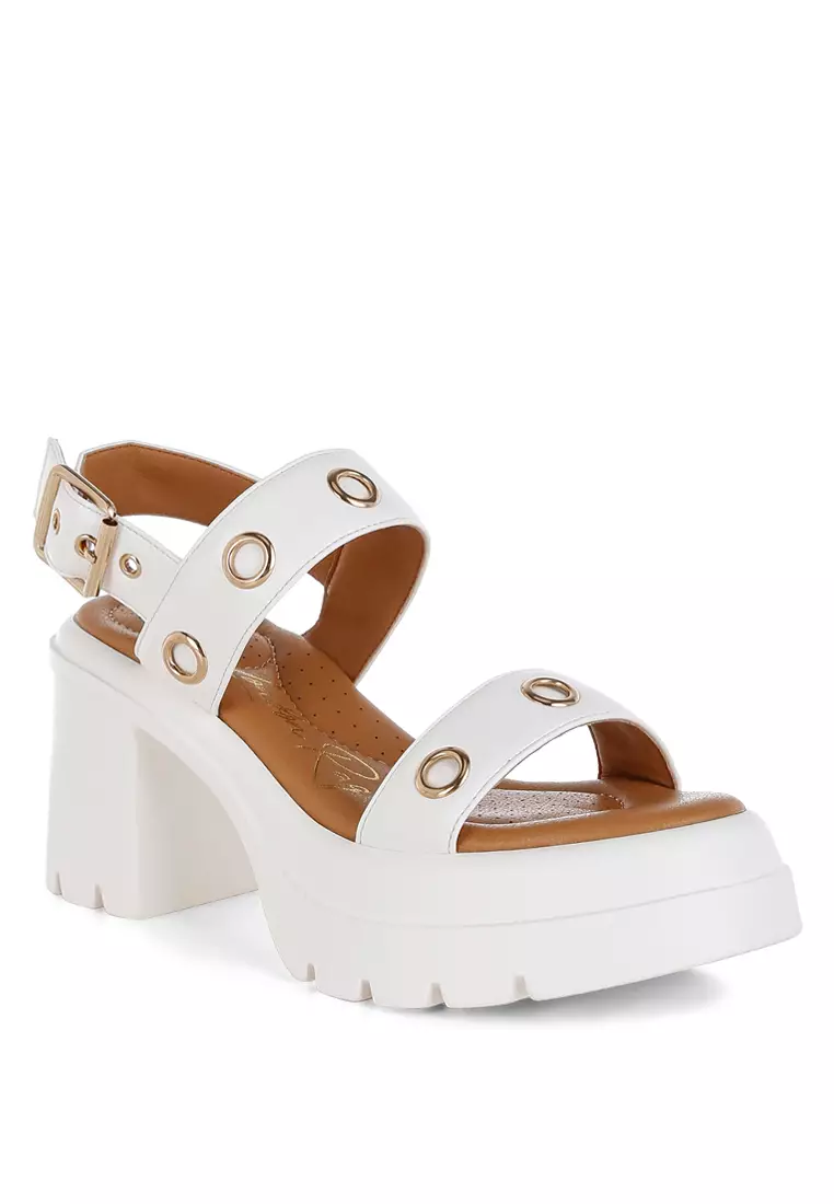 Sandal Platform Bertumit Detail Lubang Tali Warna Coklat Muda