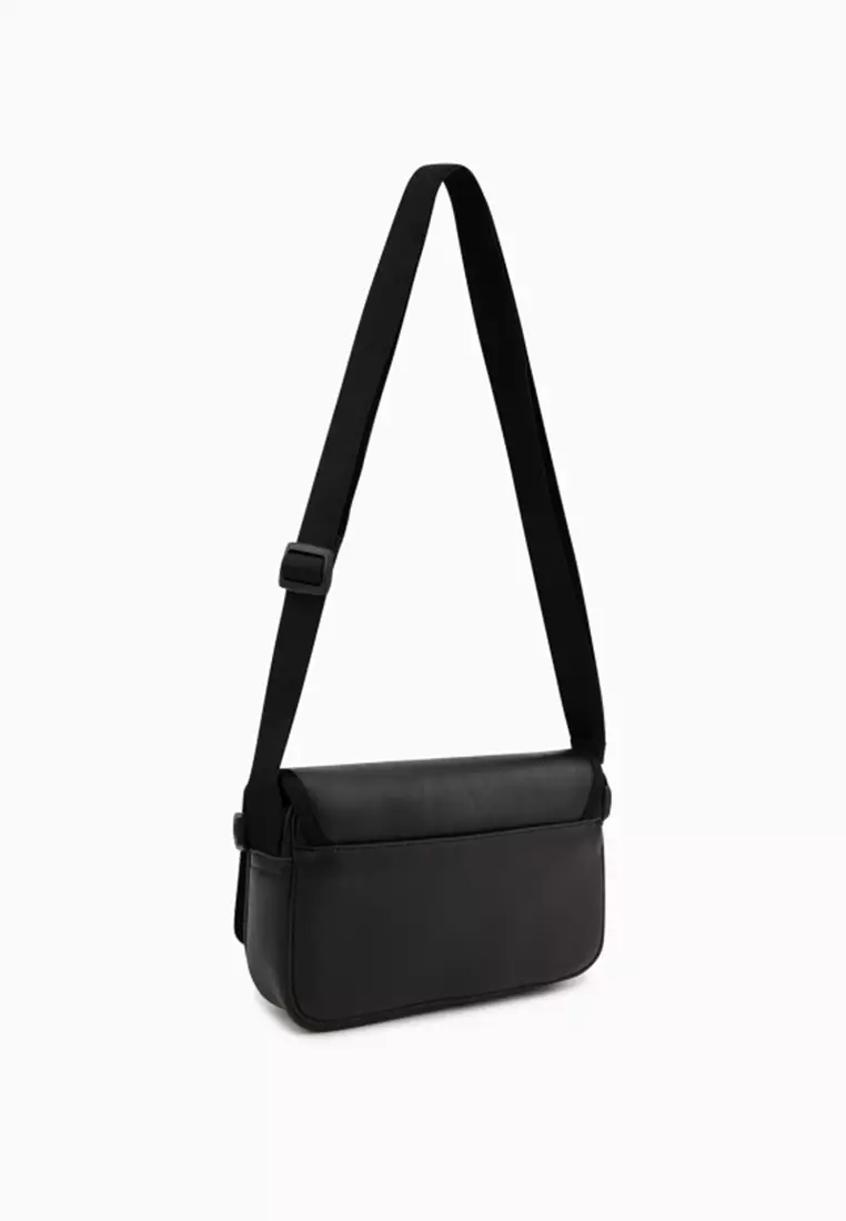 Calvin klein messenger hot sale