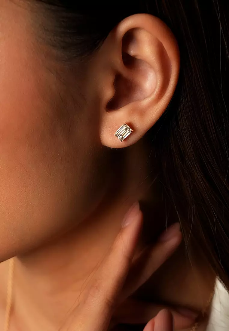 1.28ct TDW Refined Emerald Lab Grown Diamond Stud Earrings in 14K Yellow Gold D/E-VVS/VS