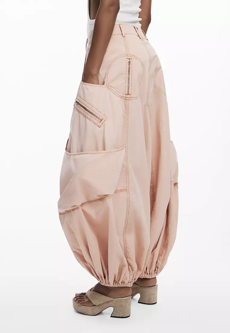 Fluid cargo pants