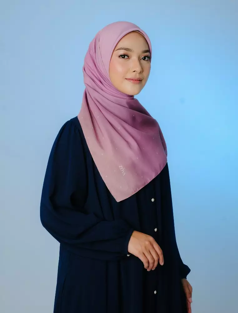 VEGA Scarf Pink - Kerudung Hijab Segiempat Motif With Pouch Ziplock - Bahan Poly Fine - Ukuran 110x110