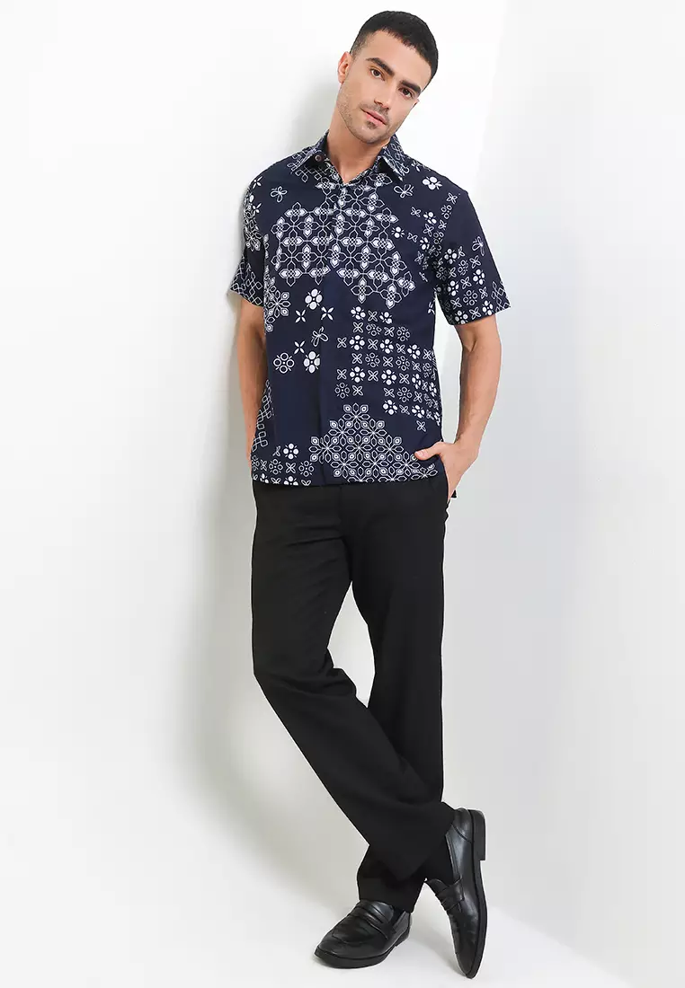 Hem Lengan Pendek Pria Reguler Fit Full Furing Rianty Saptha Navy