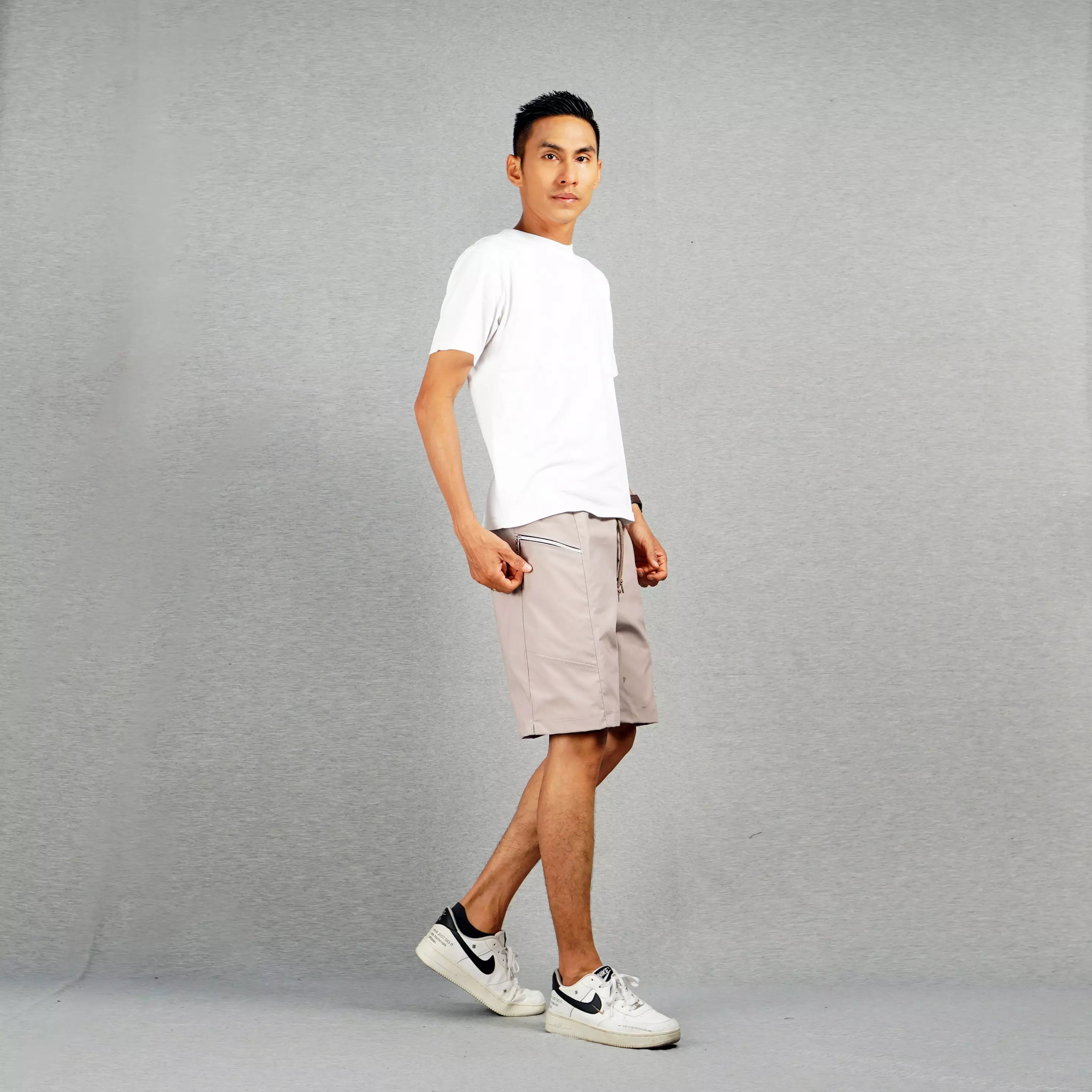 XYAN Short Chino Pants Short Pants with Pocket Zipper Celana Pendek Santai Pria Celana Pendek Chino - BEIGE