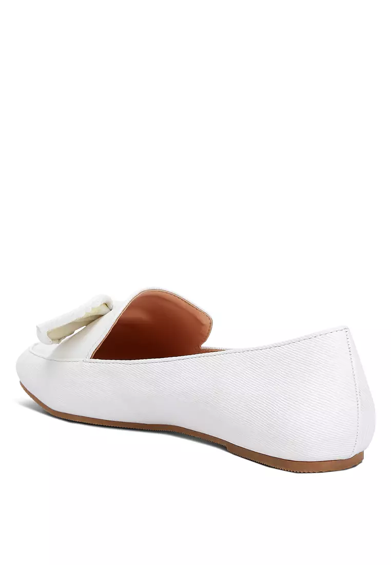 Sepatu Loafer Berhias Busur Putih