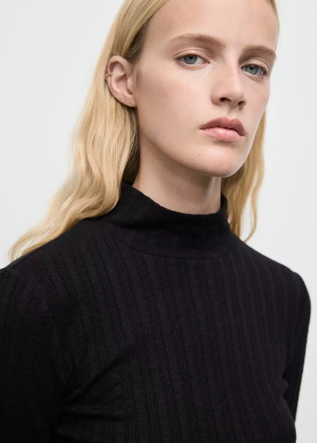 Jual Mango Ribbed High Neck T-Shirt Original 2025 ZALORA Indonesia ®