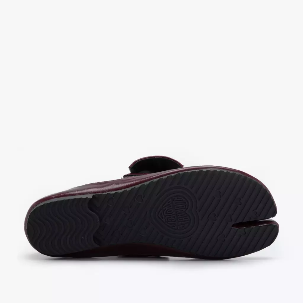 Valeeqa Flat Shoes Maroon