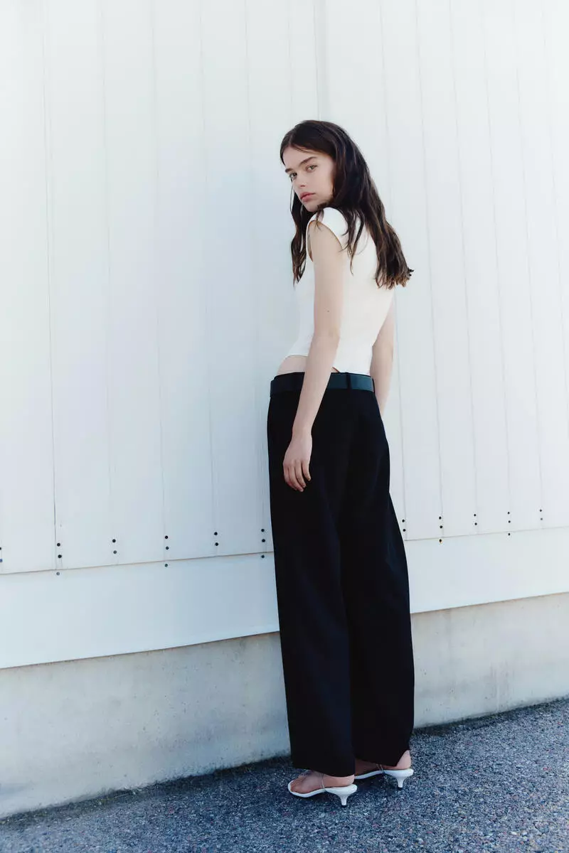 Tailored barrel trousers