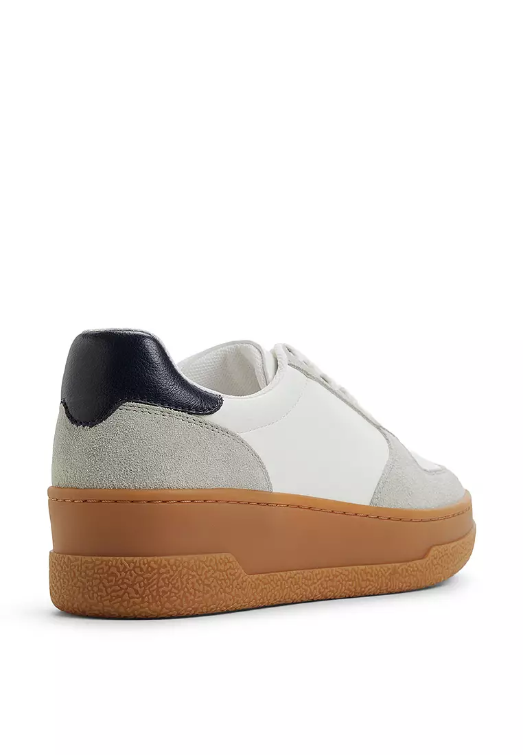 Deevale Sneakers