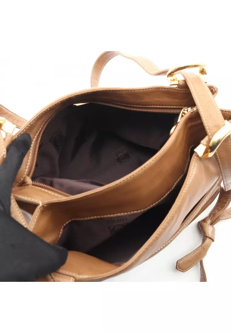 Pre-Loved LOEWE Anagram Shoulder bag leather black