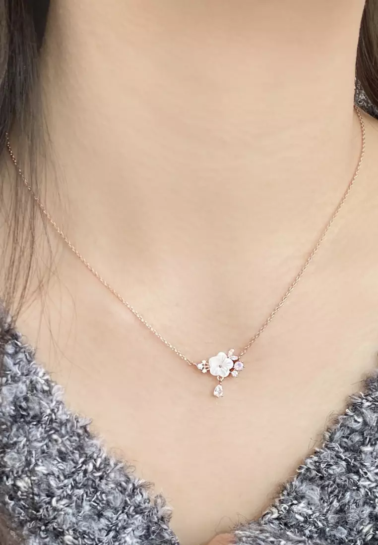 Modelle Korean Sweet Colourful Gem Flower Necklace Rose Gold 2023 | Buy ...