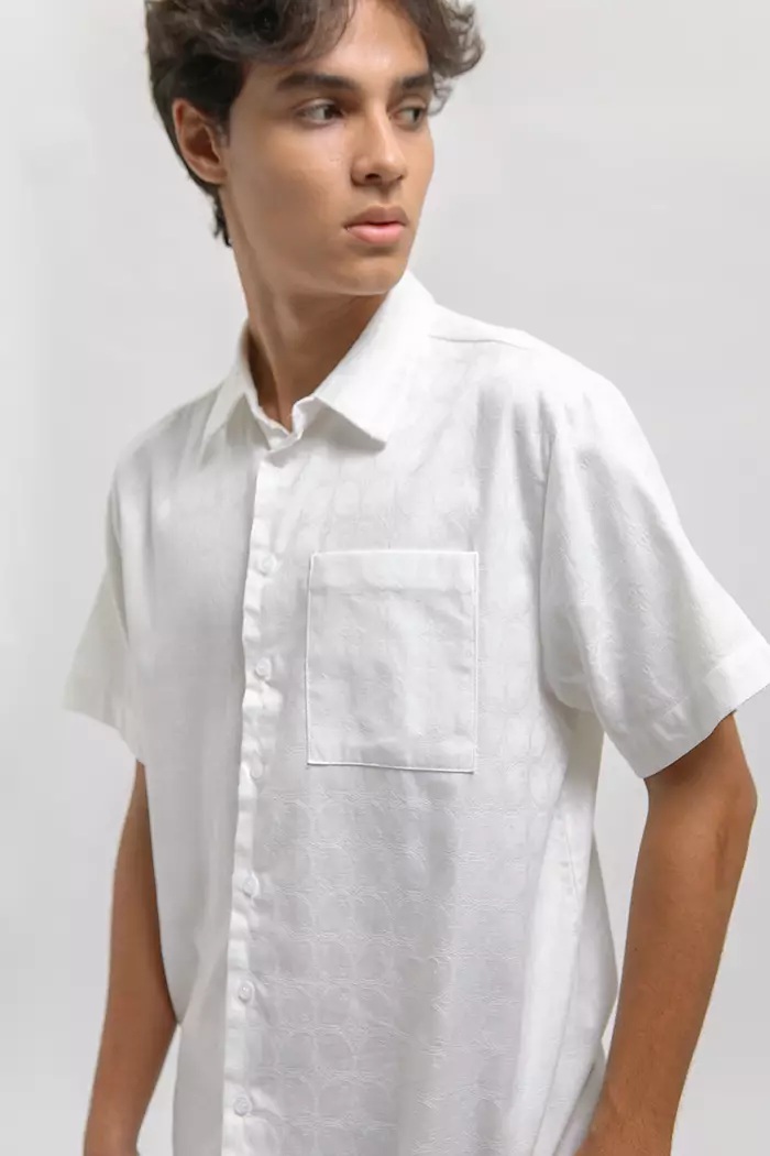 COTTONINK - Atasan Kemeja Pria Aksara Kawung Biru Muda #Archipelago2025