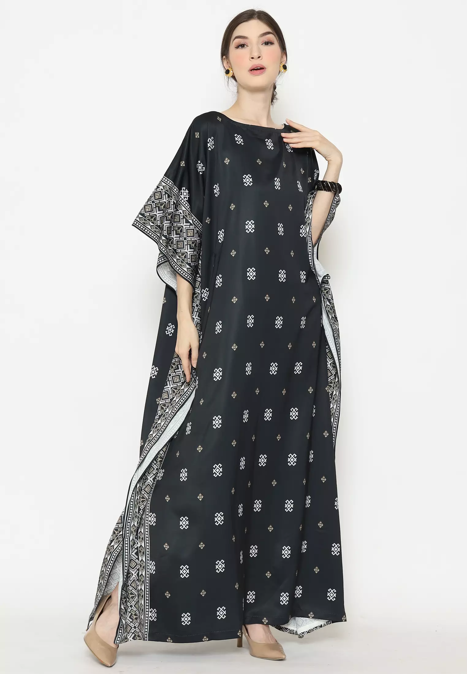 Kanzi Exclusive Short Sleeve Black Songket Kaftan