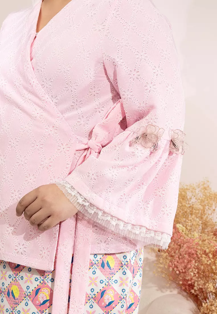 Plus Size Lace Wrap Top Kurung Set