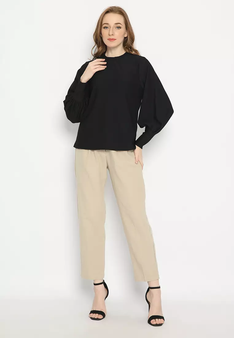 Puff Sleeves Knit Blouse