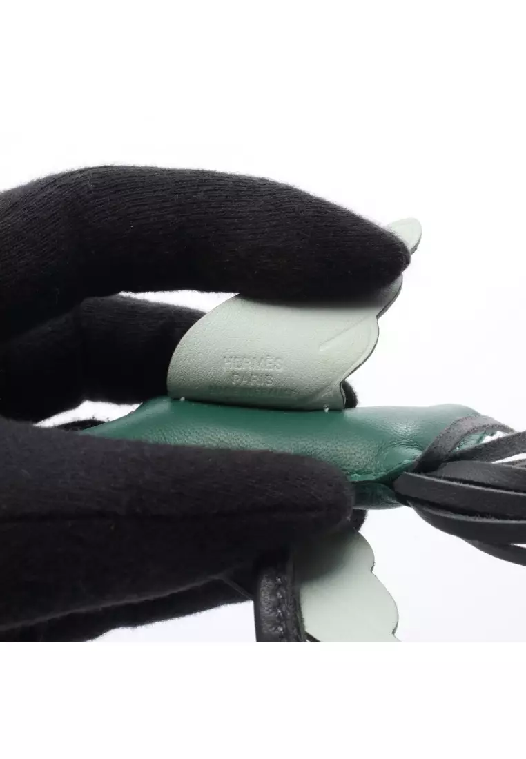 Pre-Loved Hermès Rodeo Pegasus PM vert moyan Ardoise Vert Peppermint bag charm Aagneau Veau Swift green gray green Light green W engraved