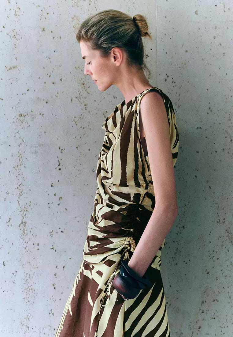 无袖袖荡领罩衫衬衫