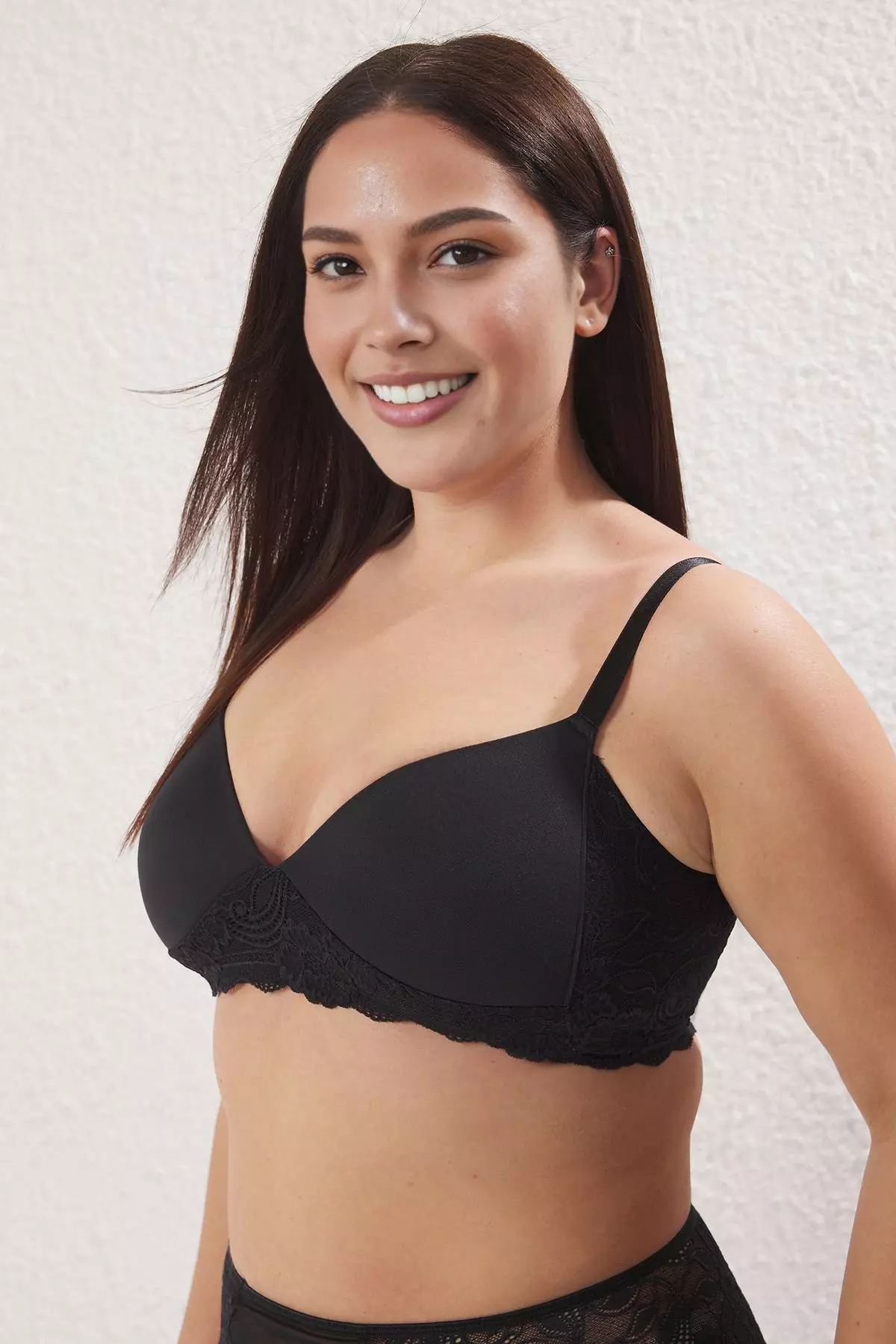 Black Soft Comfortable Flexible Lace Back Plus Size Bra