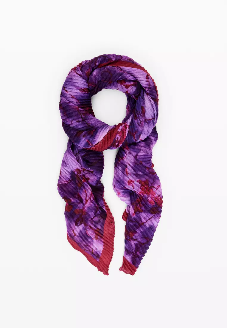 Crinkled rectangular floral scarf