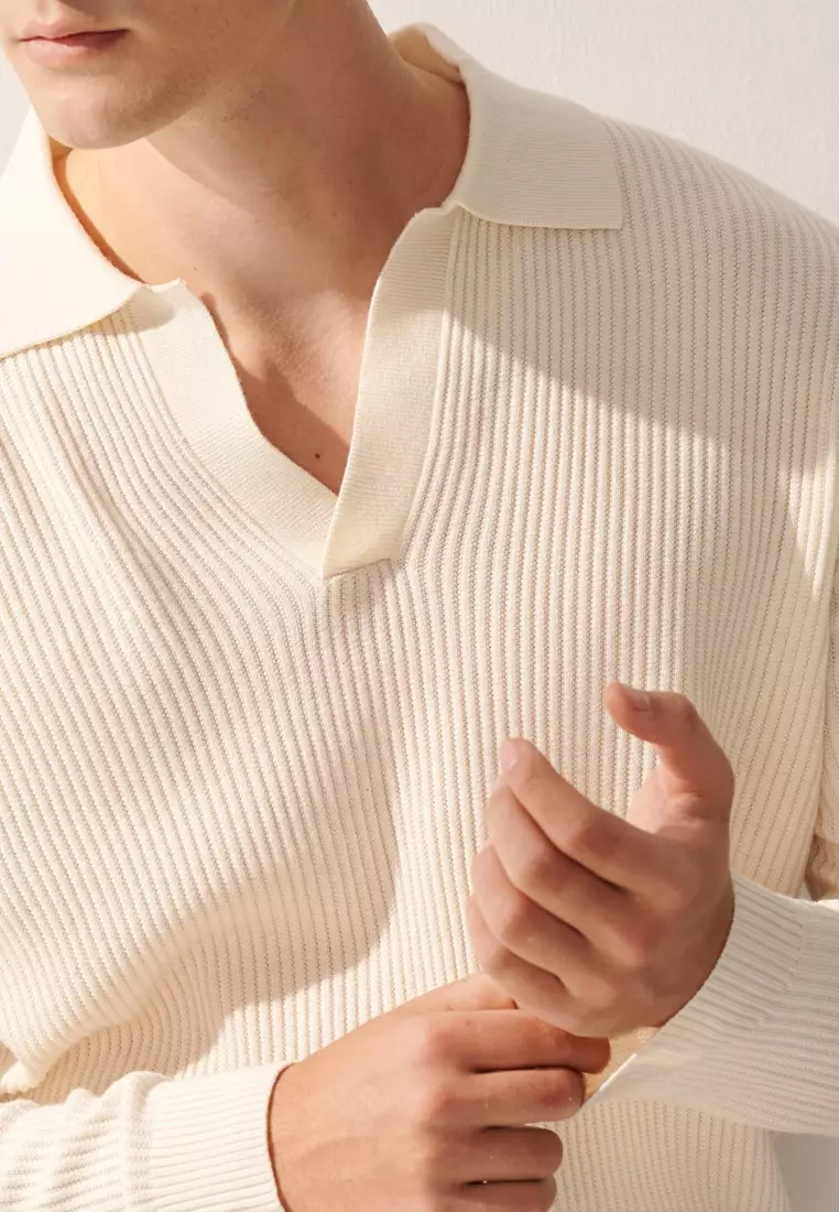 Off-white V-neck Vertical Stripe Textured Knitted Sweater