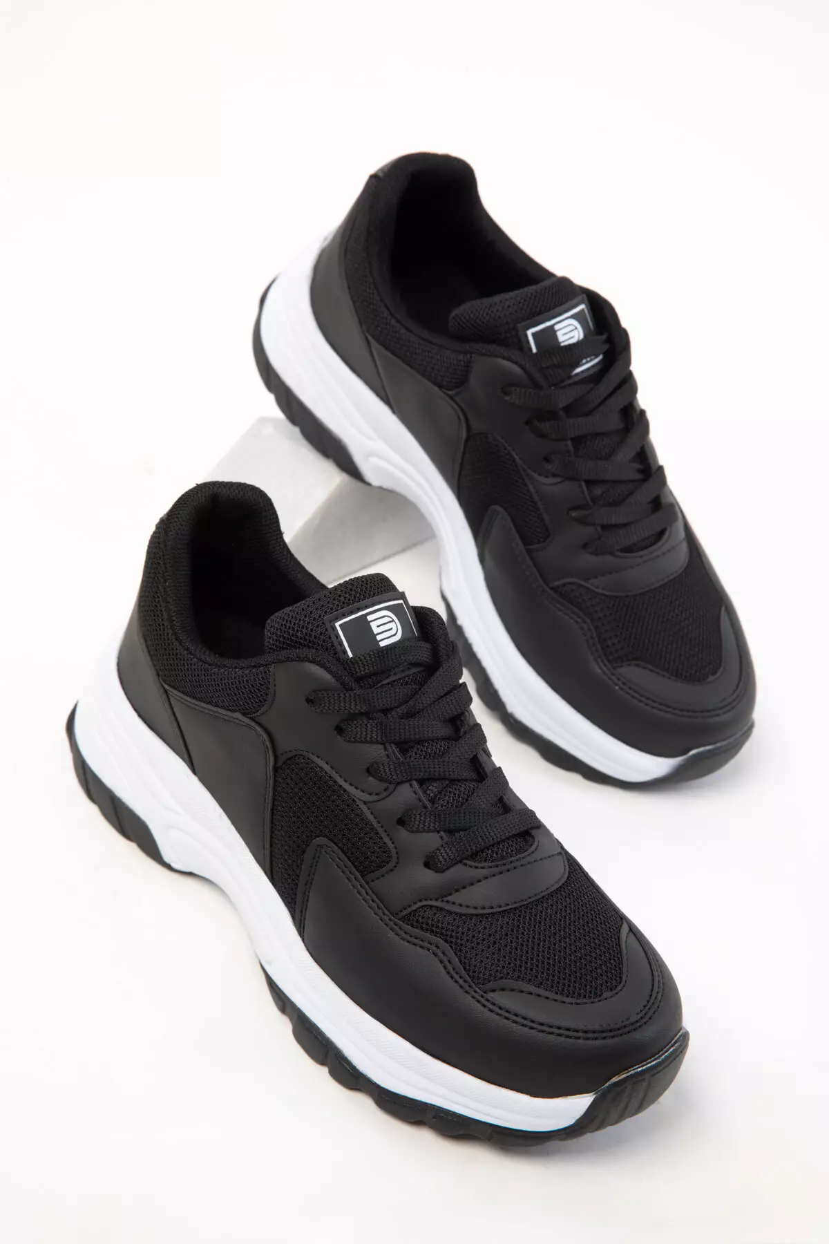 Black Women's Sneaker 20590