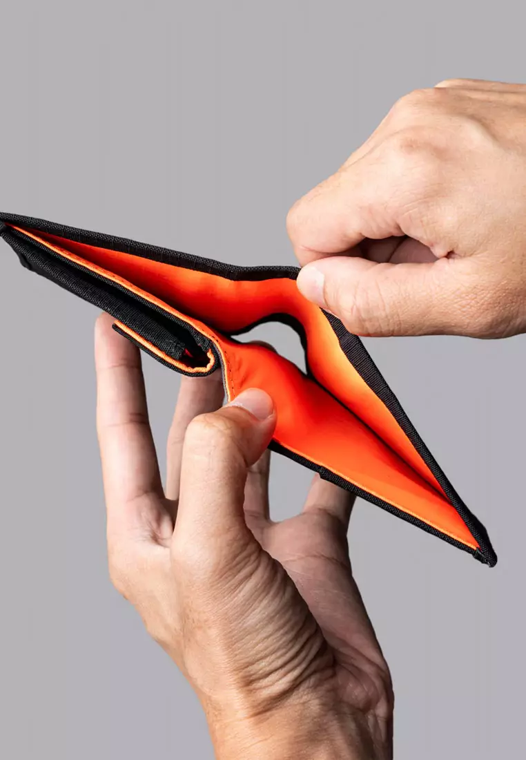 Alpaka ARK Bifold Coin Wallet - Black Axogrid