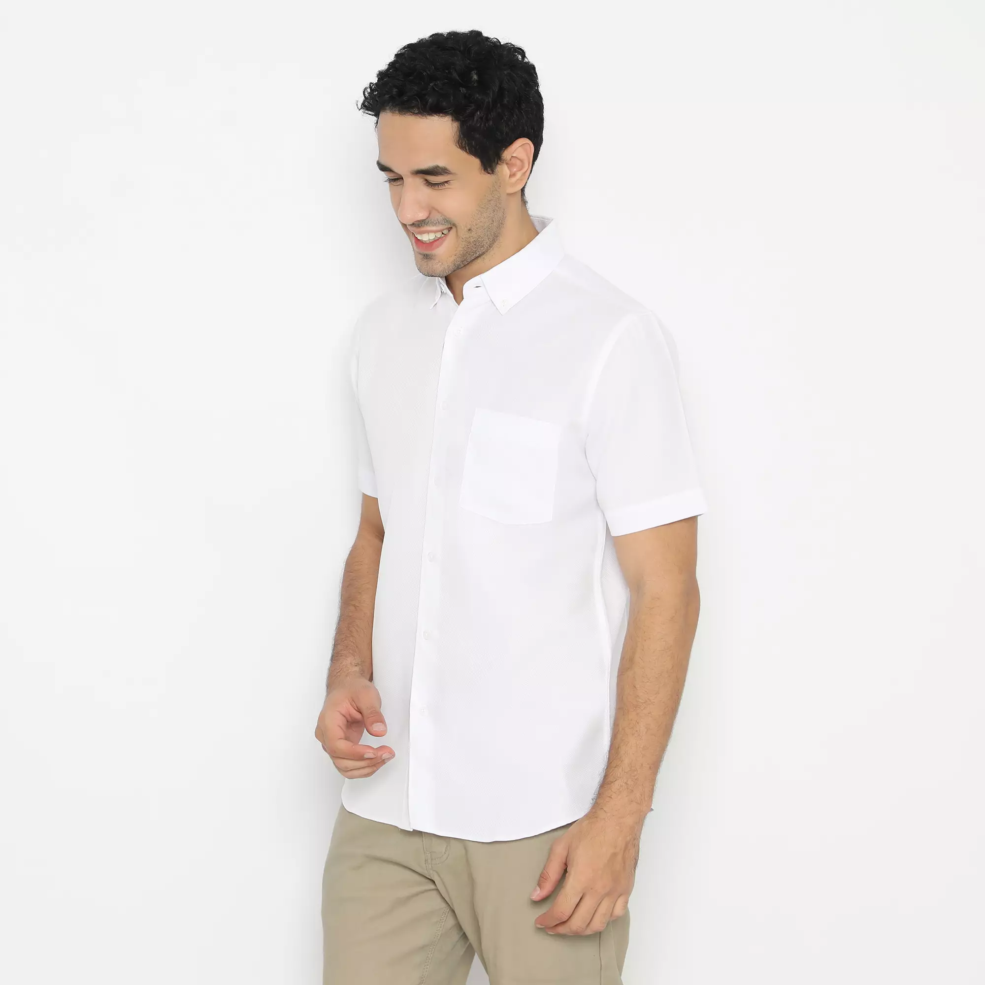 Platini Kemeja Pria Polos Lengan Pendek Polinosic Twill Putih 63243