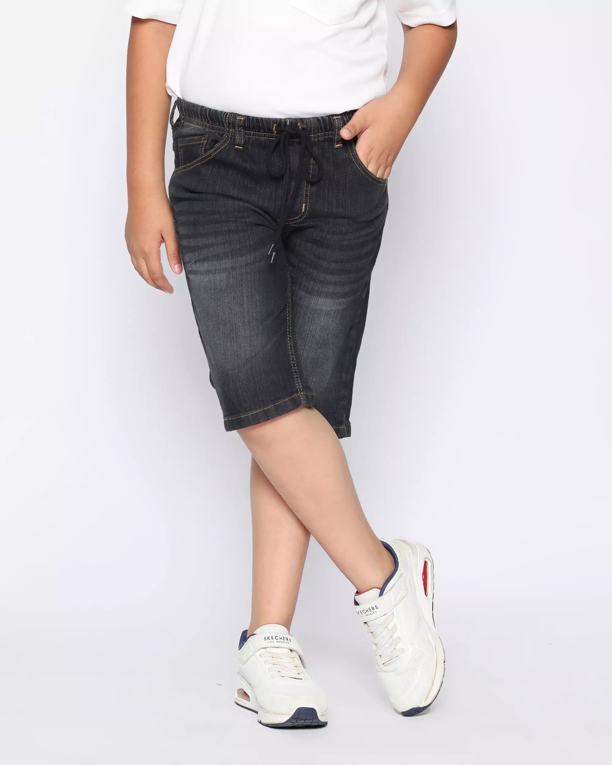 Celana Pendek Anak Laki Jeans Black With Model - FORTUNES