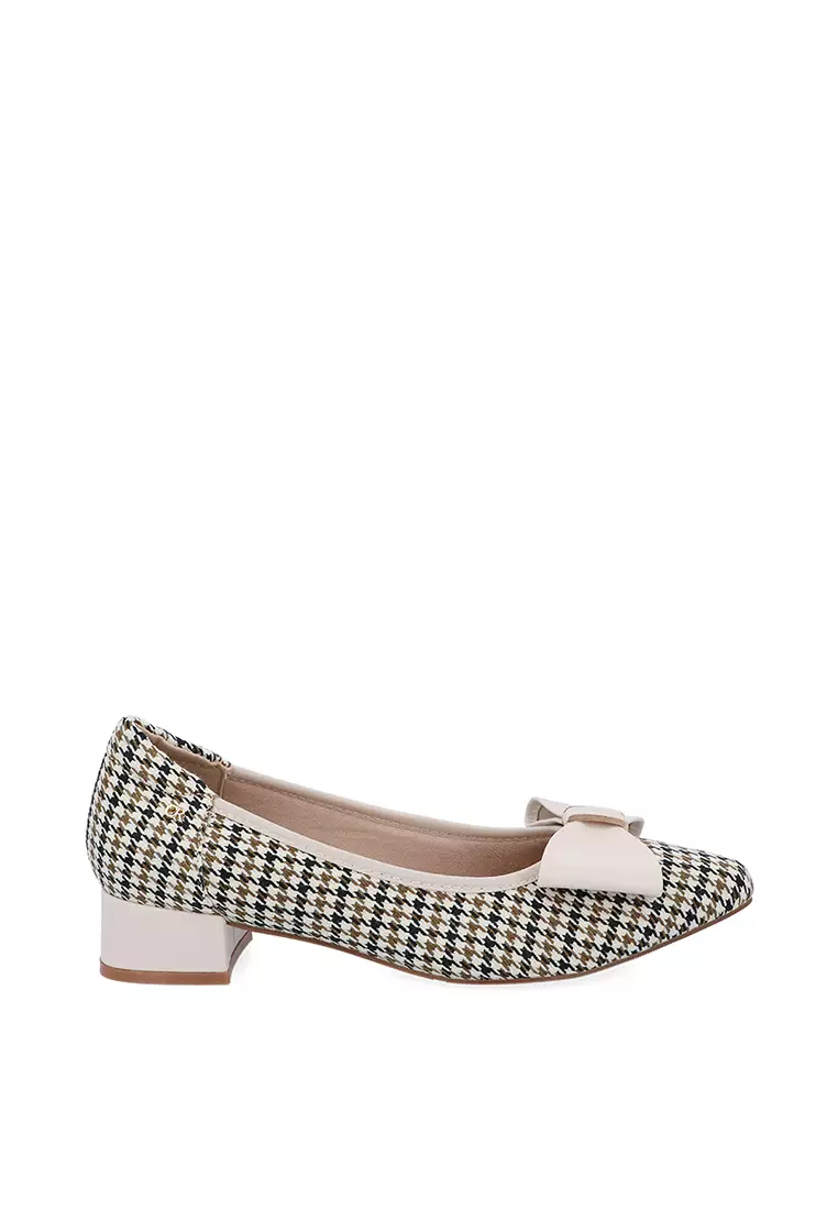 Discount on Carlo Rino  shoes - SKU: Beige Cr Checker & Bow Pumps