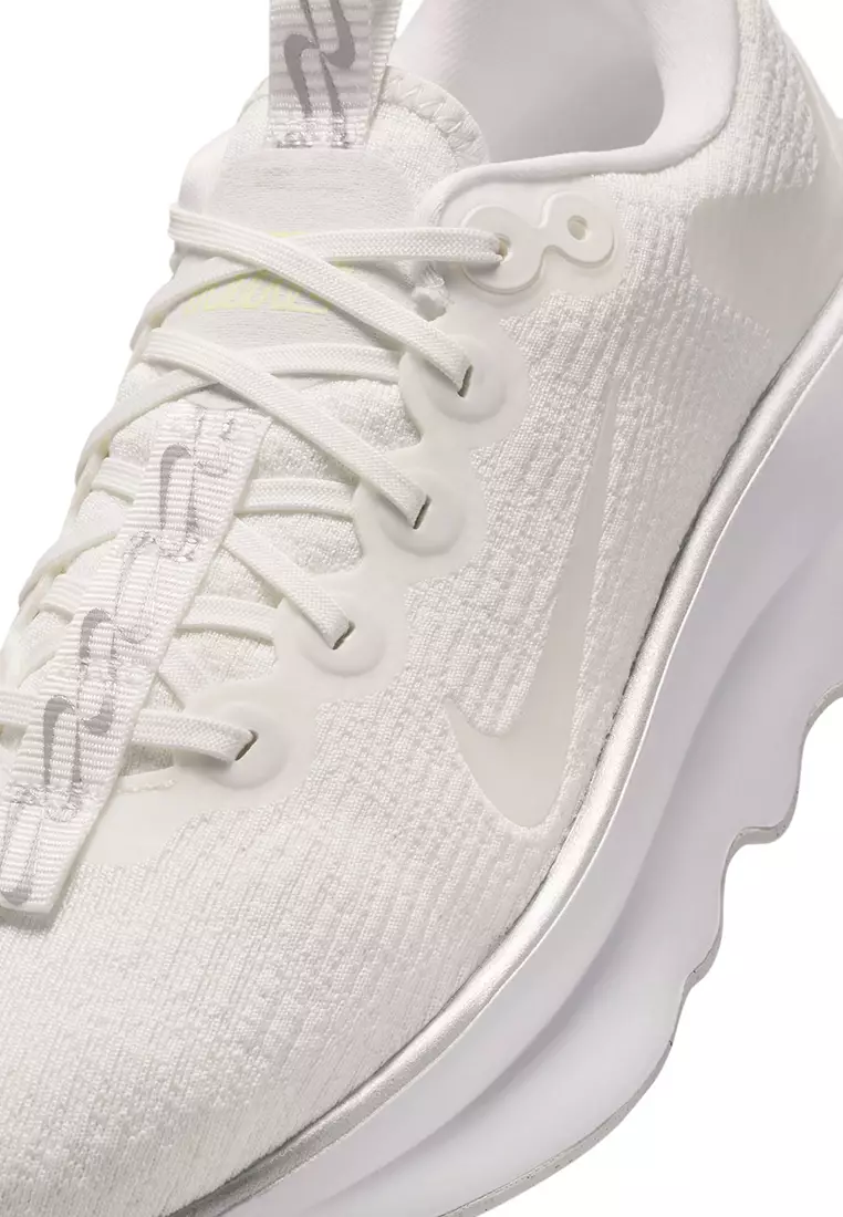 Motiva Walking Shoes