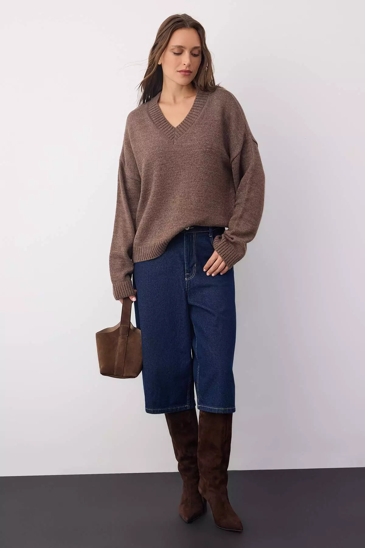 Wardrobe Essentials Mink Basic Loose Fit Soft Texture Knit Sweater | Twoaw26Kz00091