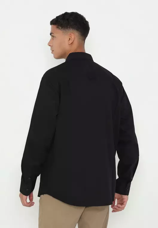 POLICE Kemeja Polos Cotton Kantong Dua Regular Fit Lengan Panjang Pria