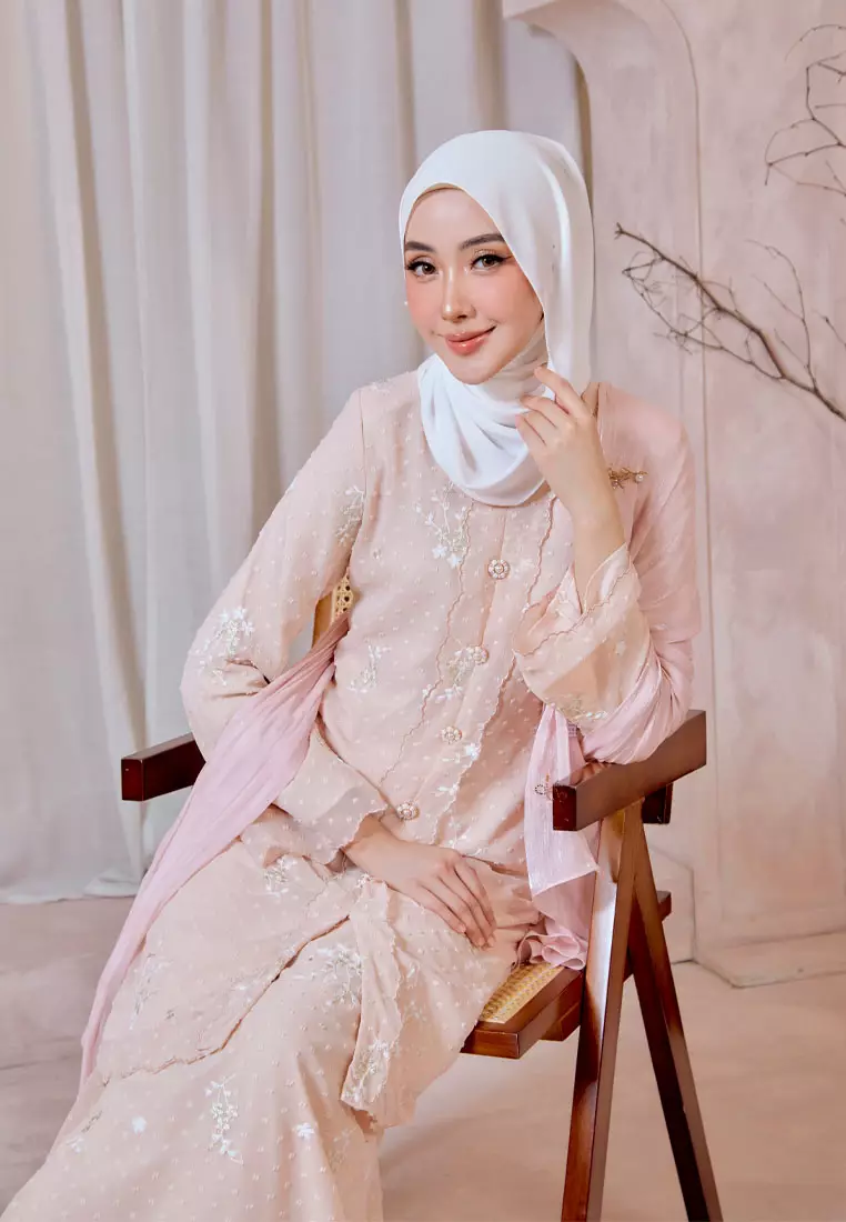 Mayang Chiffon Embroidered Kebarung Modern