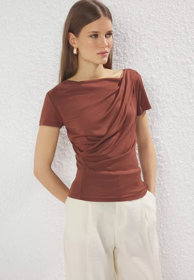 Brown Gather/Drape Detailed Fitted/Body Fitted Knitted Blouse TWOSS25BZ00278