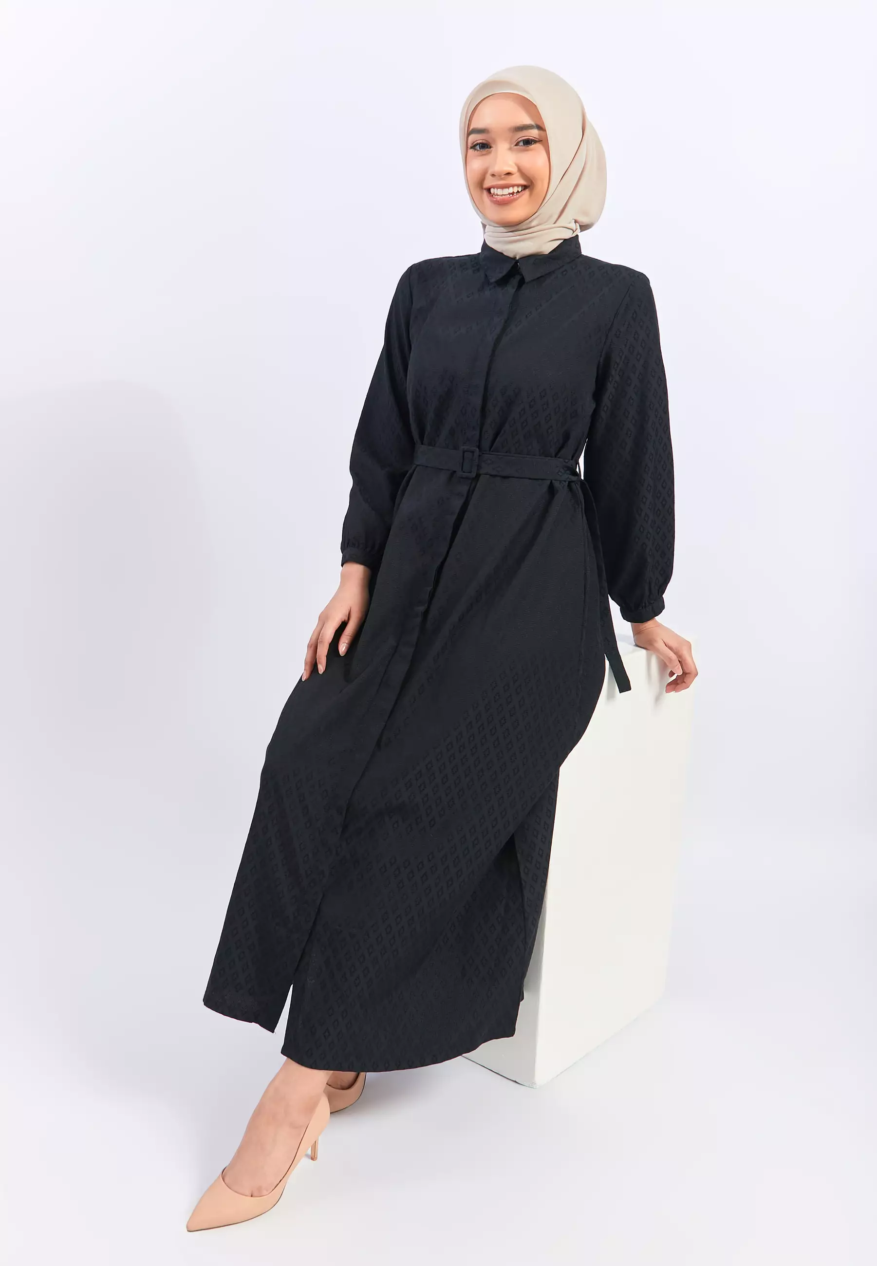 Madow Black Dress (G.42143)