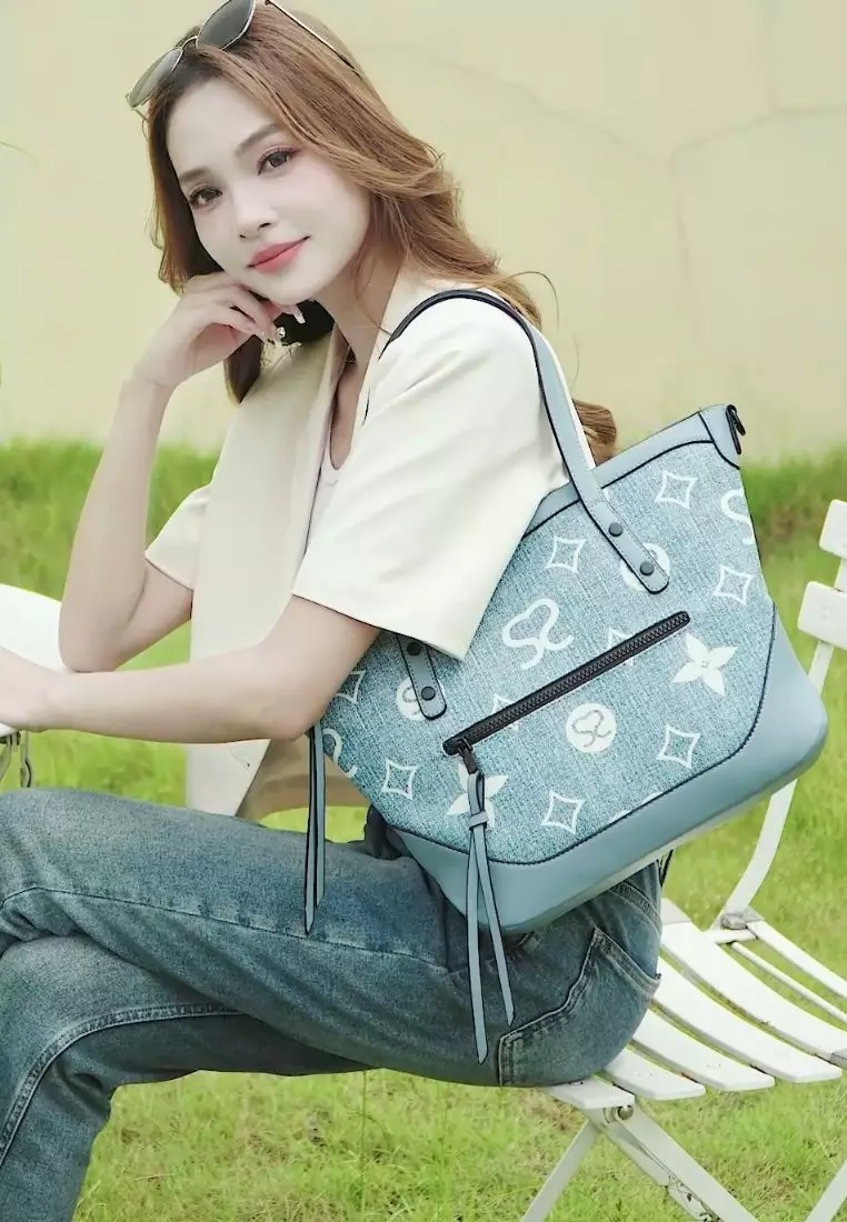 Women's Monogram Tote Bag / Shoulder Bag / Sling Bag / Crossbody Bag (側孭袋 / 單肩包 / 斜孭袋) - 藍色