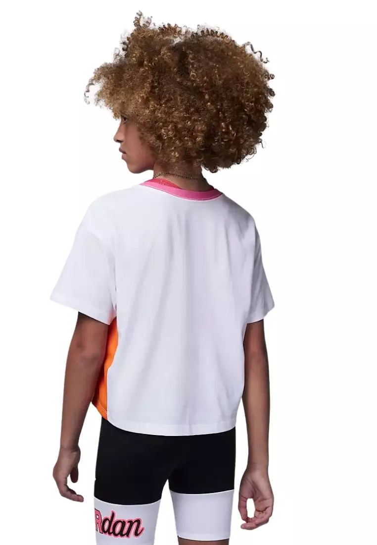 T shirt adidas deals dan nike