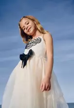 Dark Vanilla/Black Bow