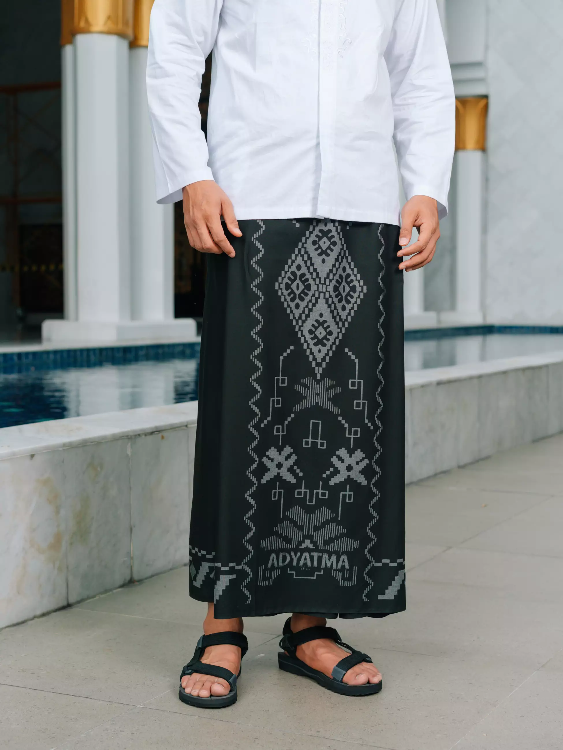 Batik Adyatma Sarung Premium Black
