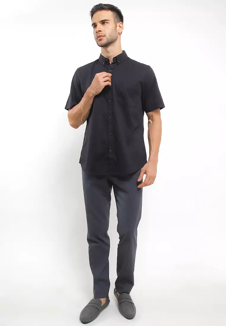 Kemeja Lengan Pendek Slim Fit - Black