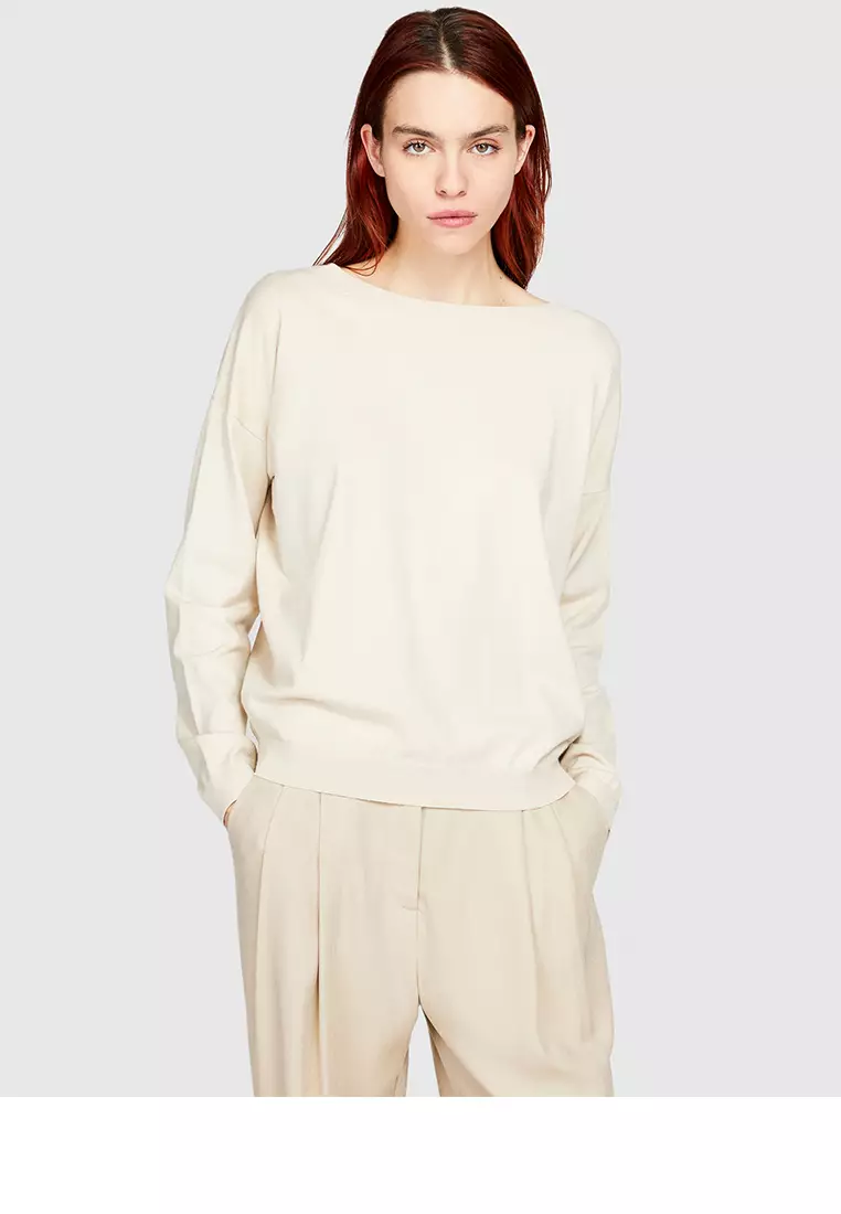 White online boatneck sweater