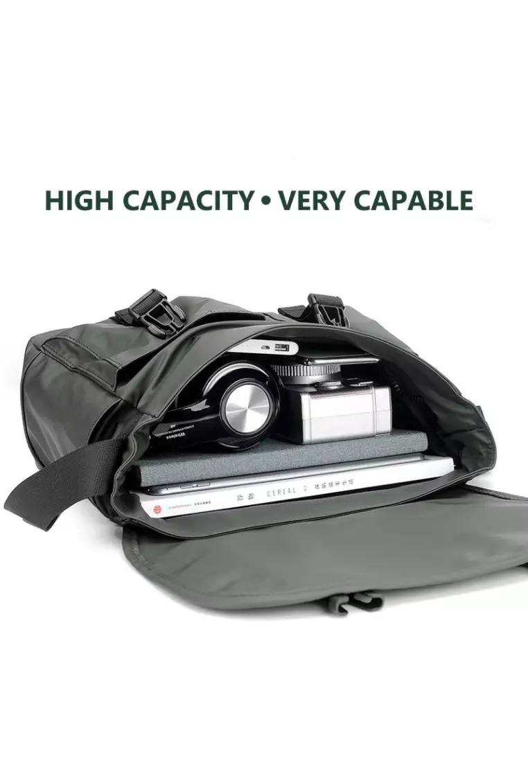 Berry Black Selempang Sling Bag