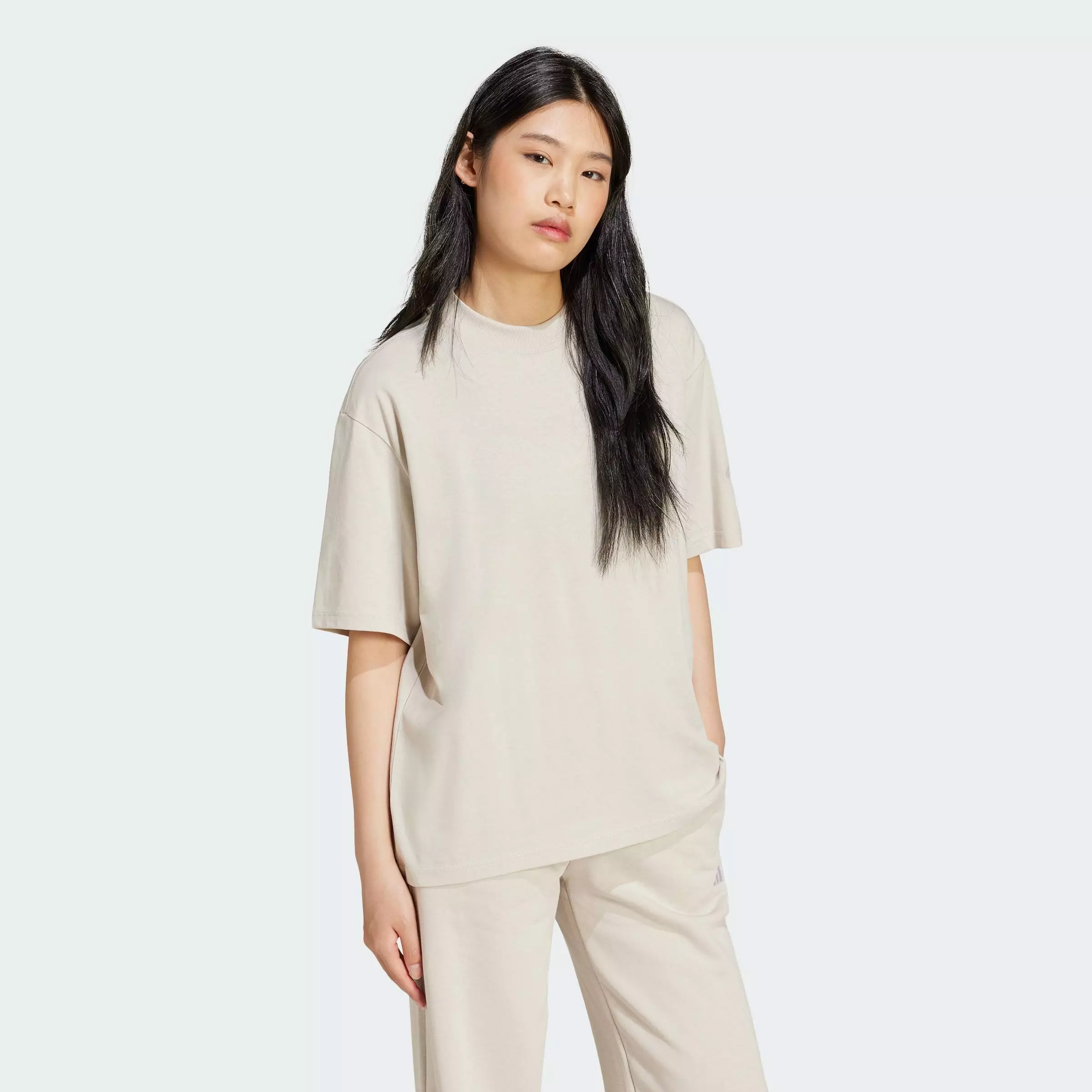 Lifestyle & Tennis & Padel Tennis Essentials Contemporary Logo Boyfriend Tee Women Beige JE0001