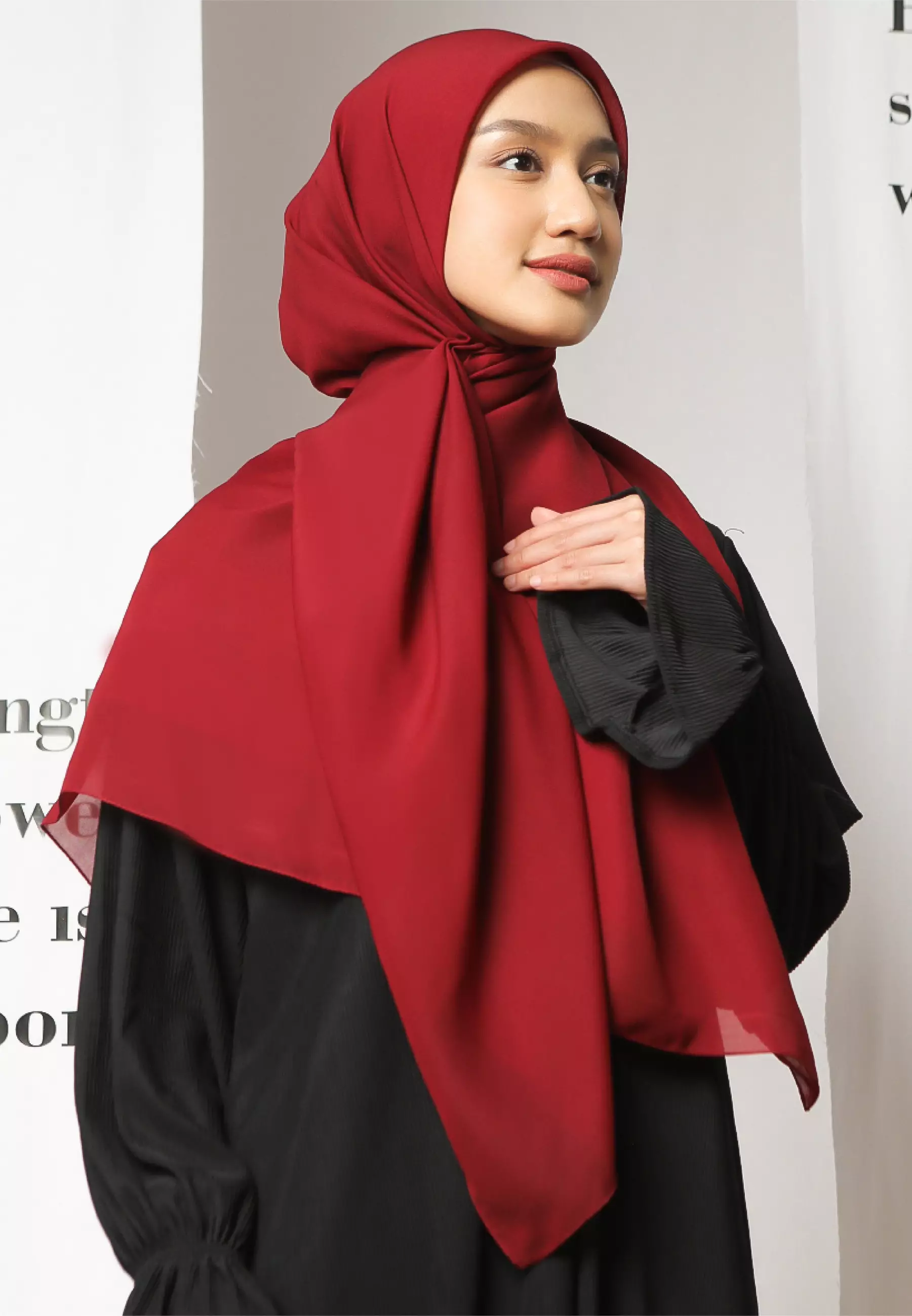 Polly Cotton Square Syari Maroon (Hijab Segiempat Bella Square)