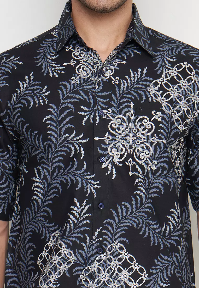 Regfit Hiranya Black Kemeja Batik Pria Lengan Pendek